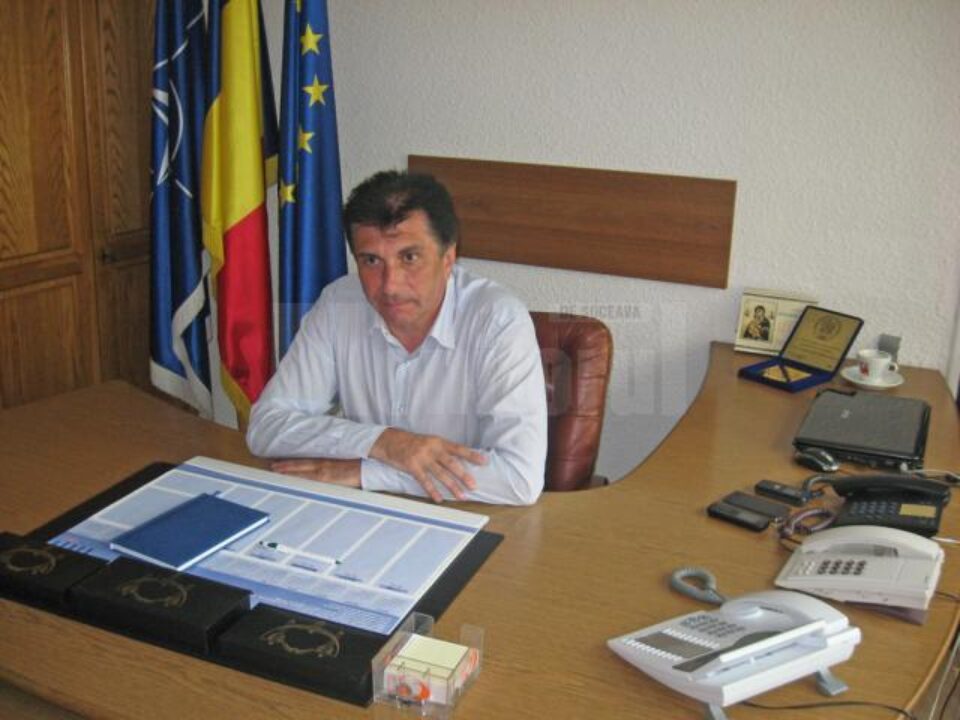 Comisarul-șef Ioan Nicușor Todiruț a revenit la biroul său de inspector-șef al IPJ Suceava Comisarul-șef Ioan Nicușor Todiruț a revenit la biroul său de inspector-șef al IPJ Suceava
