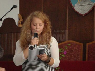 Ionela Mădălina Grosu, câștigătoarea manifestării la secțiunea „Poezie - creație”