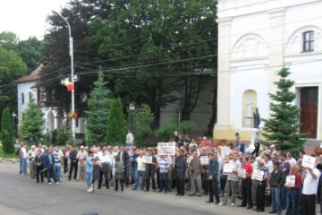Aproape 150 de salariați de la Termica au participat la mitingul care a avut loc ieri în fața Palatului Administrativ