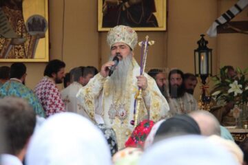 Câteva mii de pelerini l-au sărbătorit ieri pe Sfântul Voievod Ștefan cel Mare, la Mănăstirea Putna