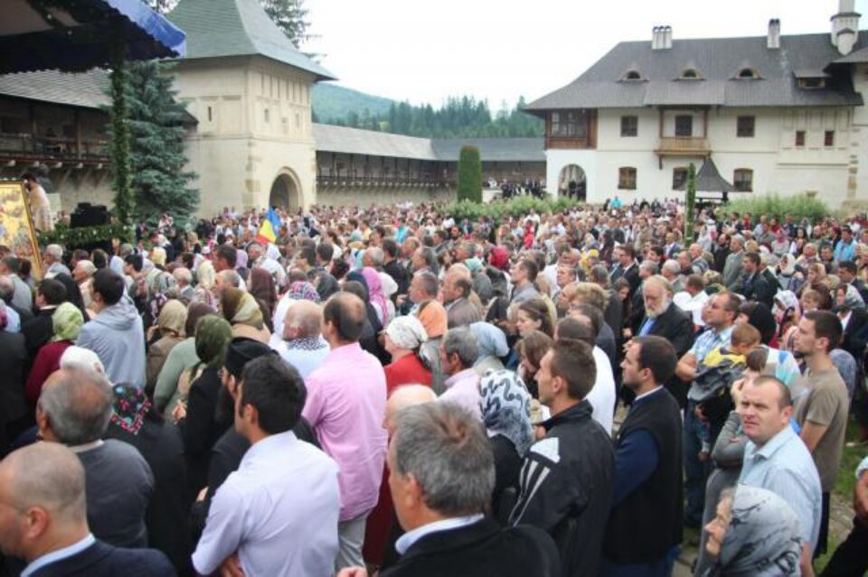Mii de pelerini l-au sărbătorit pe Sfântul Ștefan cel Mare