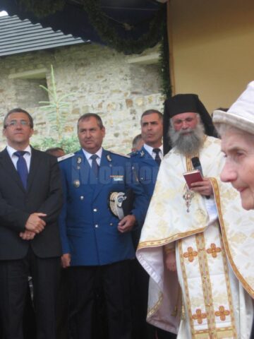 Câteva mii de pelerini l-au sărbătorit ieri pe Sfântul Voievod Ștefan cel Mare, la Mănăstirea Putna