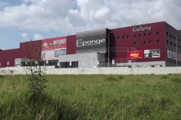 Galleria Mall, o investiție de 25 de milioane de euro, a devenit acum doar o clădire pustie