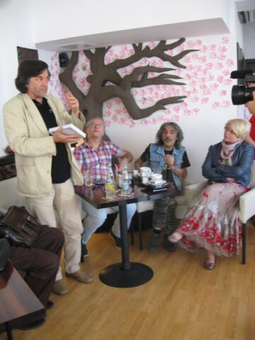 Lansarea volumului „(R)umori” la Cafenea & Ceainărie „Sakura”