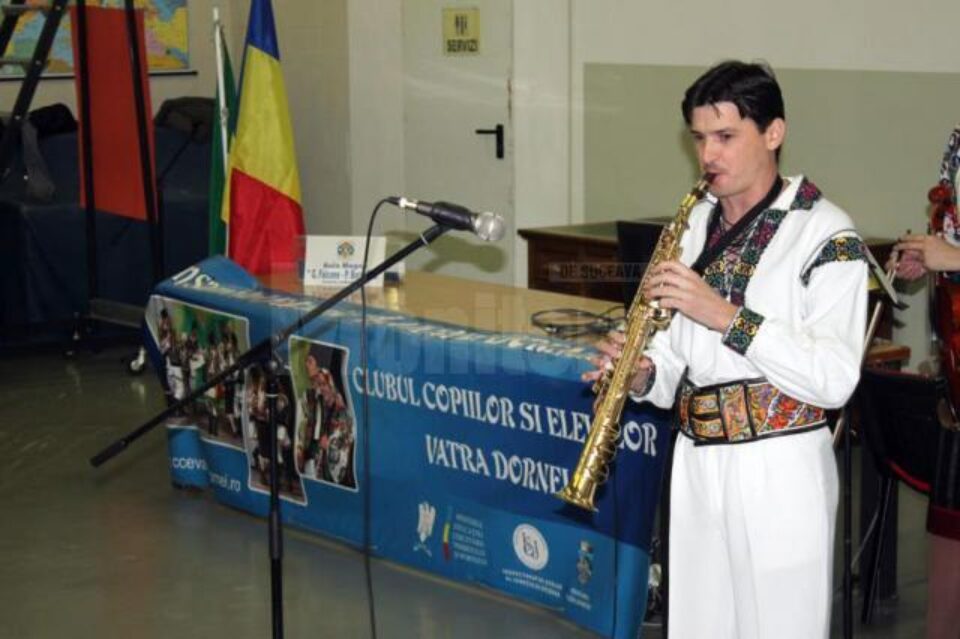 Trofee și premii pentru ansamblurile folclorice ale Clubului Copiilor Vatra Dornei