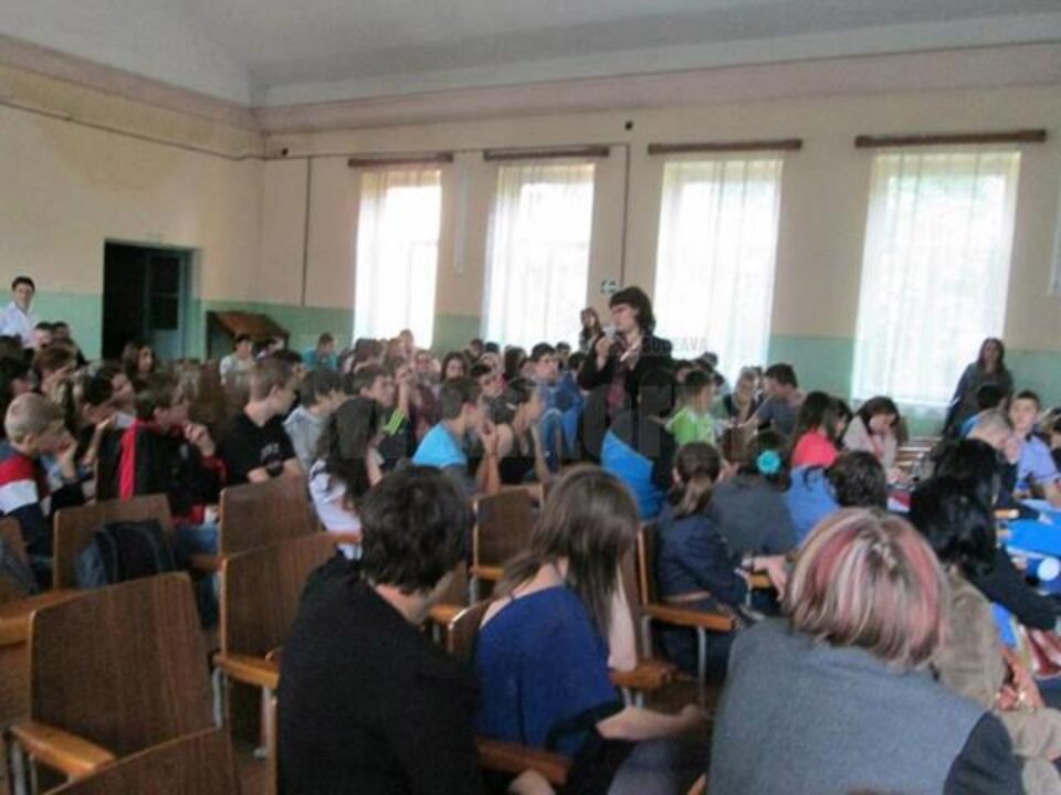 Aproape 250 de elevi, consiliați în Campania SOS - Alege să trăiești frumos