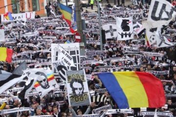 Suporterii șepcilor roșii au motive de bucurie: echipa a rămas în primul eșalon fotbalistic din România