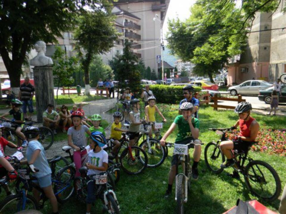 19 copii au participat la o acțiune intitulată simbolic „Bike for Maria”