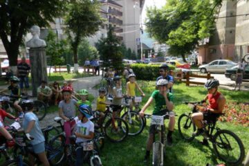 19 copii au participat la o acțiune intitulată simbolic „Bike for Maria”