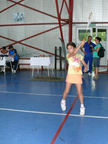 Cei mai buni jucători de badminton din țară au participat la Fălticeni la Memorialul “Gabriel Udișteanu”