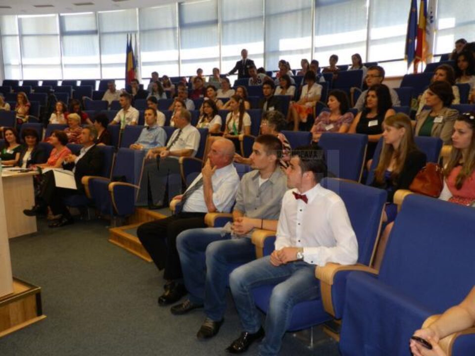 15 echipaje de studenți de la cinci universități din țară participă la Ecotrophelia 15 echipaje de studenți de la cinci universități din țară participă la Ecotrophelia