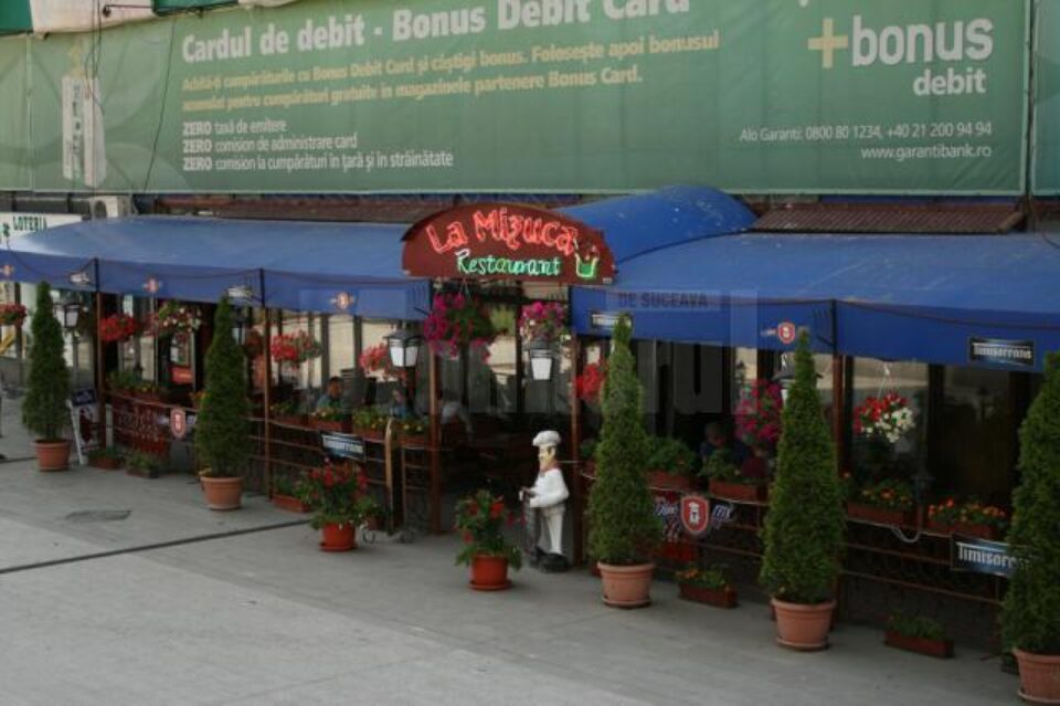 Activitatea servire a mesei la restaurantul La Mizuca din centrul Sucevei, suspendată temporar Activitatea servire a mesei la restaurantul La Mizuca din centrul Sucevei, suspendată temporar