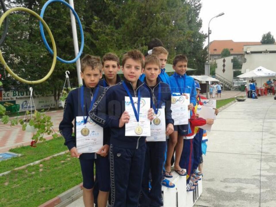 Ștafeta de la CSȘ 3 Suceava a câștigat două medalii naționale de argint