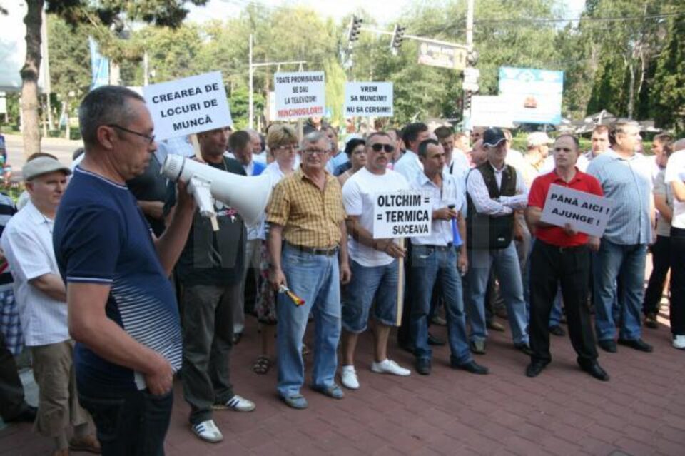 Protest zgomotos în fața Primăriei Suceava
