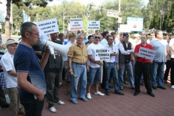 Aproape 100 de salariați ai Termica au cerut să le fie respectate drepturile salariale