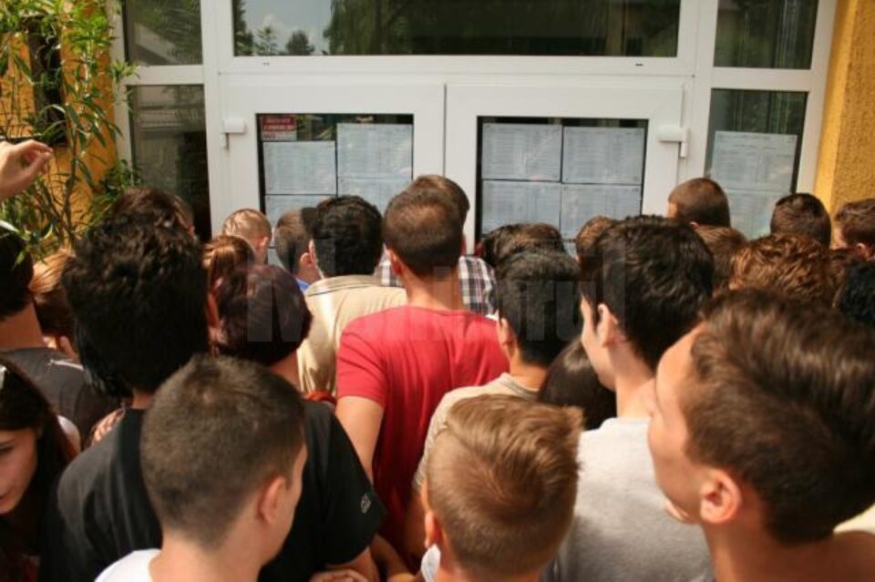 Picații de la bacalaureat se pot înscrie pentru sesiunea din toamnă a examenului