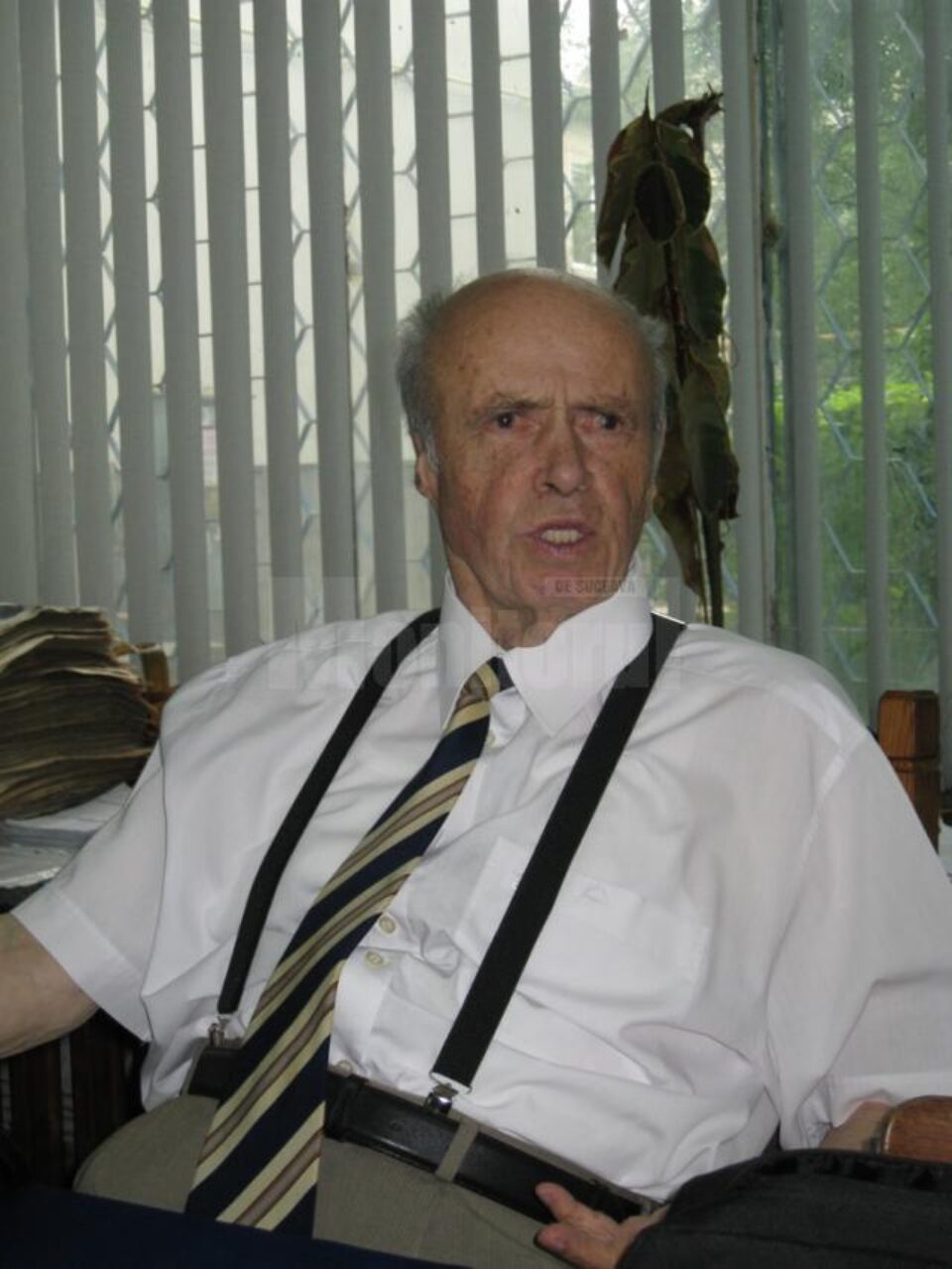 Gheorghe Acatrinei: „Această hârtie nu are nici o valoare, iar zilele lui Corneliu Vadim Tudor în PRM sunt numărate” Gheorghe Acatrinei: „Această hârtie nu are nici o valoare, iar zilele lui Corneliu Vadim Tudor în PRM sunt numărate”