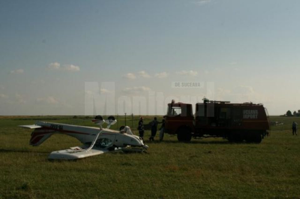 La fața locului au ajuns pompieri de la Aeroport, personal medical și polițiști de la Serviciul Județean Transporturi Suceava