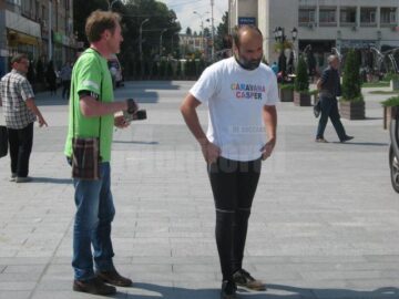„Zidul dizabilității”, dărâmat în mod simbolic de doi bicicliști