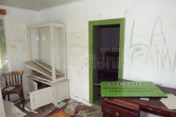 Casa laborator din rezervație, vandalizată de persoane necunoscute