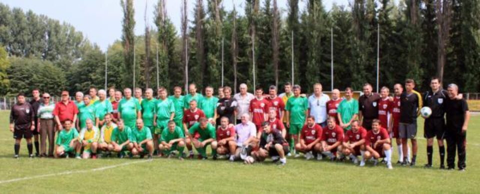 Fotbaliștii din Suceava și Fălticeni se pregătesc pentru o nouă confruntare. Foto: Cronica de Falticeni Fotbaliștii din Suceava și Fălticeni se pregătesc pentru o nouă confruntare. Foto: Cronica de Falticeni