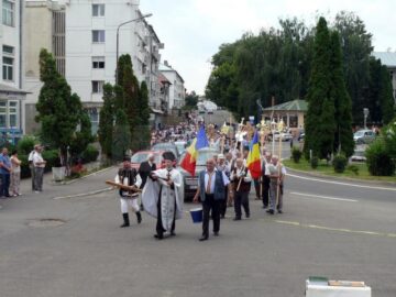 Sute de credincioși, la procesiunea de Sfântul Ilie