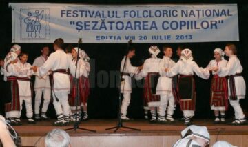 A VIII-a ediție a Festivalului – Concurs Folcloric Național „Șezătoarea copiilor”