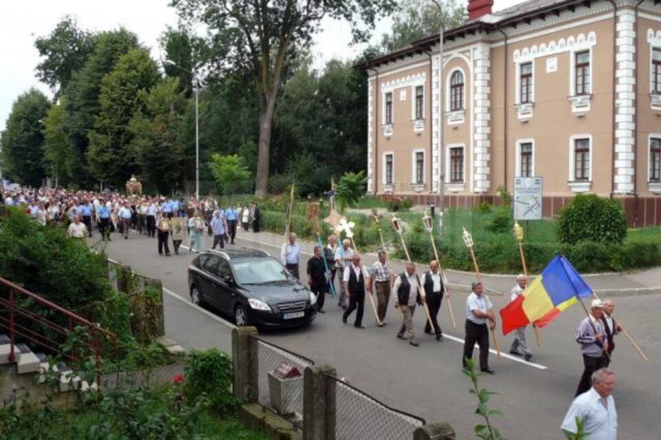 Baldachinul cu moaștele Sfinților Epictet și Astion a fost purtat sâmbăta, de sărbătoarea Sfântului Mare Prooroc Ilie Tezviteanul, ocrotitorul municipiului Fălticeni, în procesiune prin centrul orașului