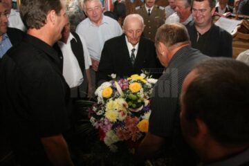 Veteran de război din Mihoveni, sărbătorit la un secol de viață