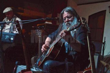 Vali Răcilă și Raul Kusak, „oficiind” la „Catadrala Talcioc Cultural”