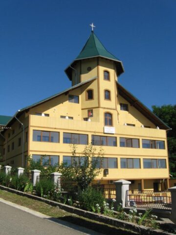 Donație în valoare de 6.000 de lei pentru Centrul de Ajutor și Reabilitare Creștină de la Mănăstirea Bogdănești