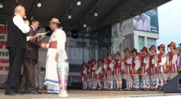 Marele Premiu al Festivalului a fost câștigat de Ansamblului „Mugurașii Iminogului” din Perieți, județul Olt