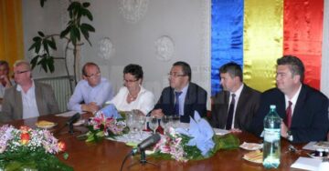 Dascălii Neculai Sturzu și Virginia Stino, cetățeni de onoare ai municipiului Fălticeni