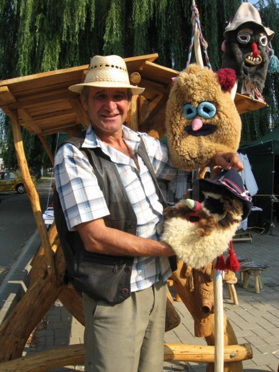 Vasile Neamțu, meșterul „Strâmbă - Lemne”