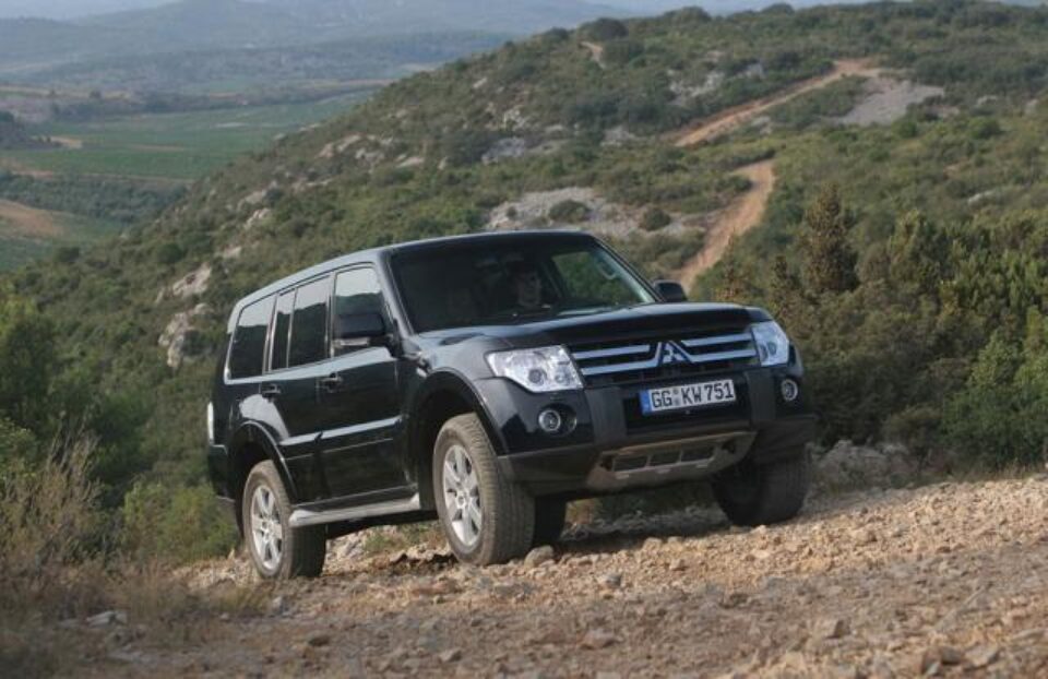 Mitsubishi Pajero va utiliza și propulsie hibridă