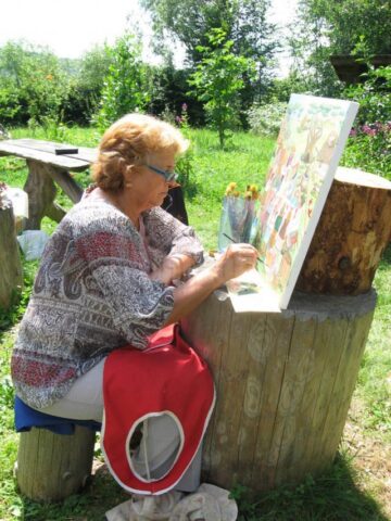 Tabăra de artă naivă a reunit opt participanți, care acoperă, prin zonele de proveniență, aproape întreg teritoriul țării