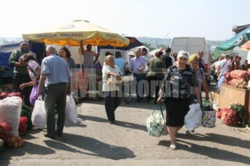 Anul 2012 a fost un an secetos, ceea ce a cauzat o recoltă mai săracă decât în anii anteriori, astfel că producătorii au majorat prețurile