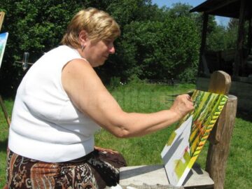 Tabăra de artă naivă a reunit opt participanți, care acoperă, prin zonele de proveniență, aproape întreg teritoriul țării