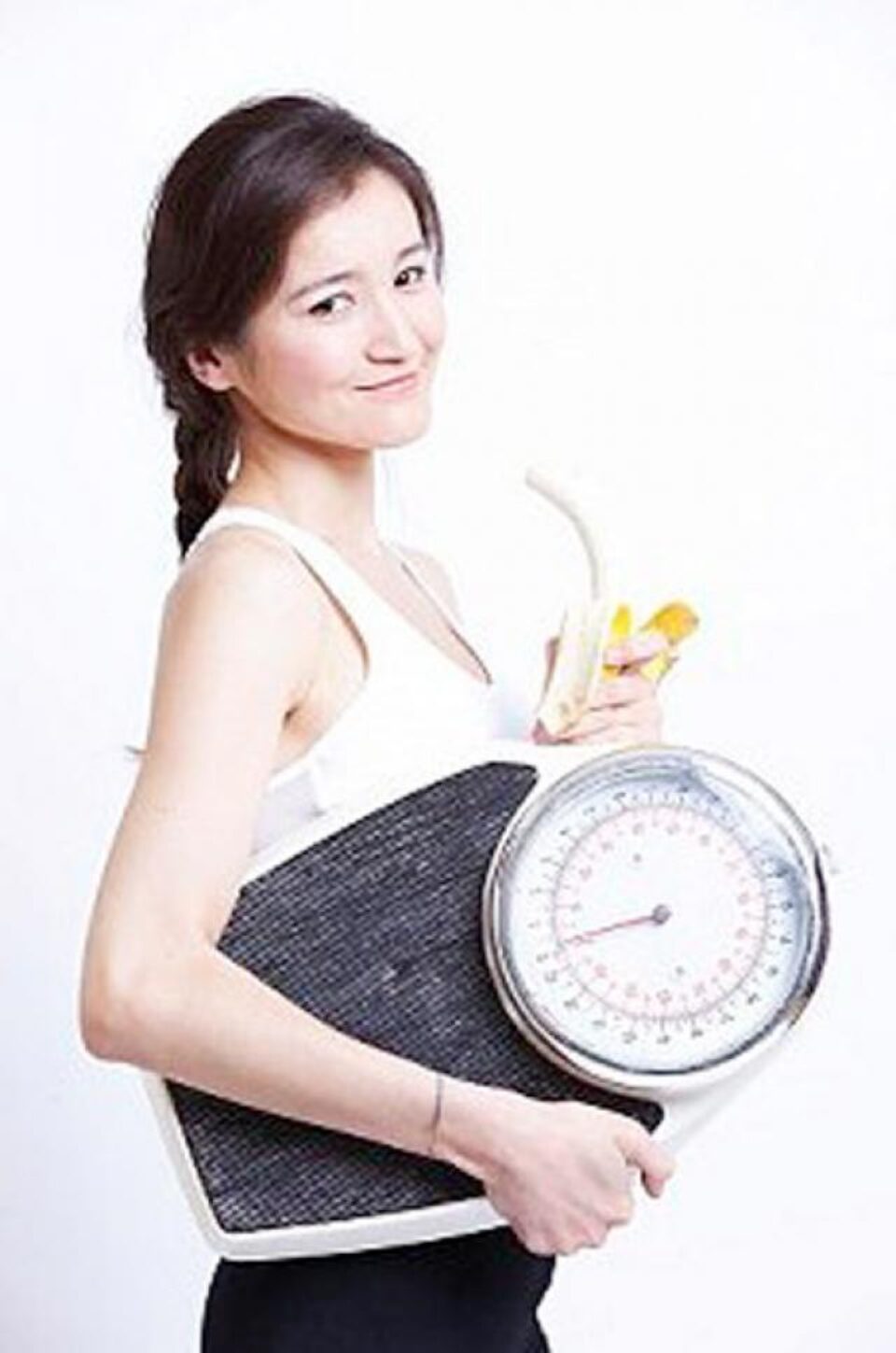 Cinci minute de stat în picioare la fiecare 30 de minute într-o zi de lucru înseamnă arderea a peste 2.500 de calorii într-un interval de o lună