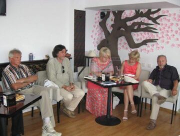 Lansări de carte la Cafenea & Ceainărie Sakura