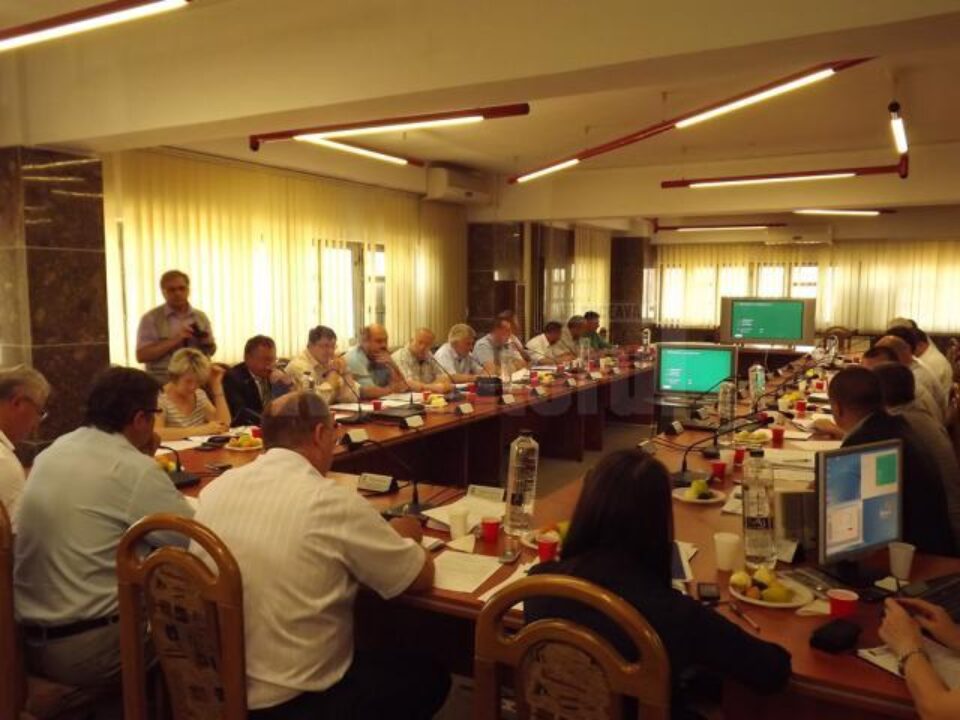 Aleșii locali au aprobat, ieri, desființarea a 81 de posturi din cadrul Primăriei Suceava