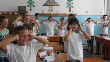 Elevi din Ipotești au avut un program atractiv și interesant în cadrul Școlii de vară „Surprizele vacanței”