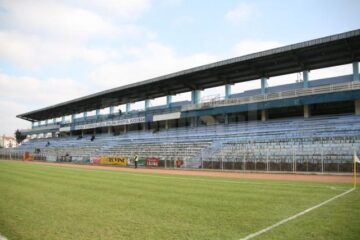 Tribuna a II-a a stadionului Areni ar putea fi închisă