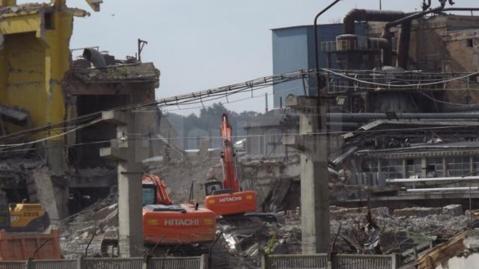 Acesta este doar primul pas al demolărilor de la Ambro