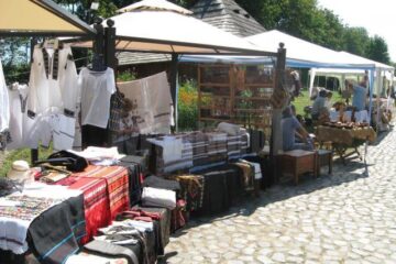 Târgul meșterilor populari, din Muzeul Satului Bucovinean, deschis până pe 4 august