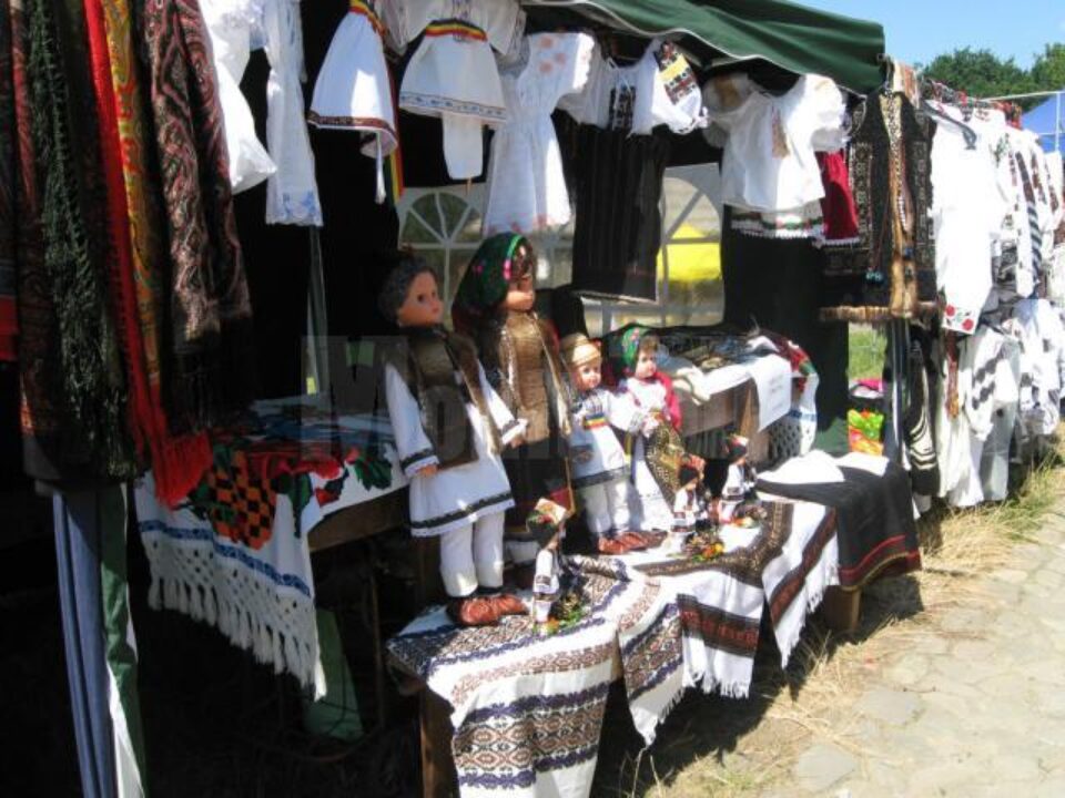 Târgul meșterilor populari, din Muzeul Satului Bucovinean, deschis până pe 4 august