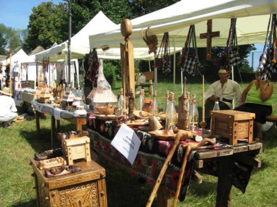 Târgul meșterilor populari, din Muzeul Satului Bucovinean, deschis până pe 4 august