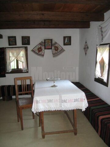 Interiorul casei Rădășeni