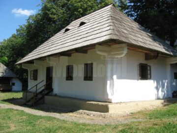 La Muzeul Satului Bucovinean, au intrat în circuitul de vizitare două noi obiective: casele Rădășeni și Volovăț