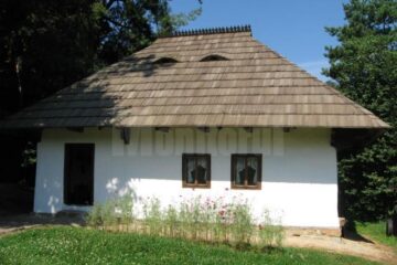 La Muzeul Satului Bucovinean, au intrat în circuitul de vizitare două noi obiective: casele Rădășeni și Volovăț